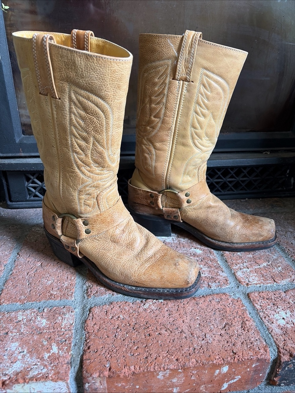 Frye Vintage Golden Tan Leather Eagle Harness Square Toe Biker Boot Women's 8